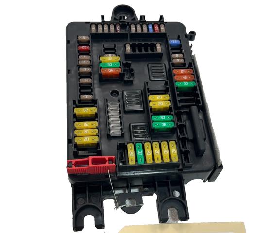 Монжатный блок реле 61149389070 BMW