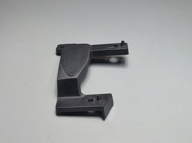 Противотуманная фара - вставка левая 622576RR0B NISSAN