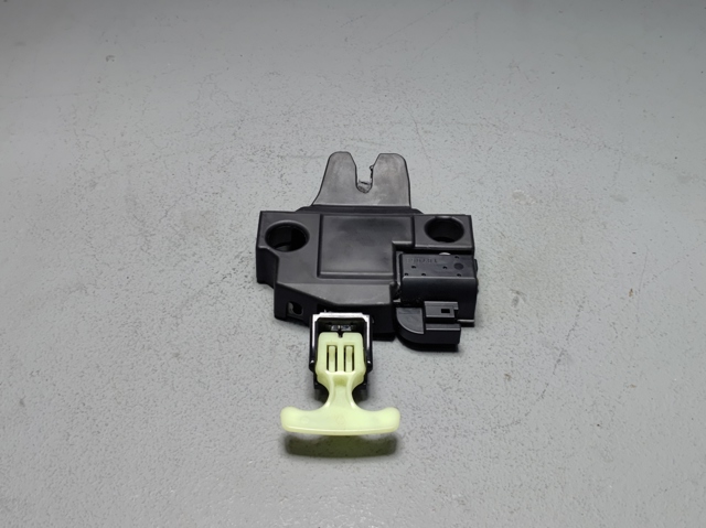Замок задней двери 6460006070 TOYOTA