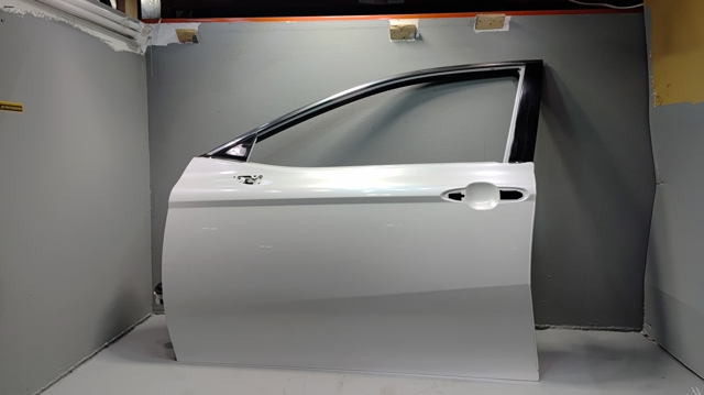 Водительская дверь Toyota Camry