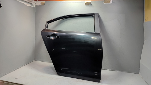 Задняя правая дверь 6700312B80 TOYOTA