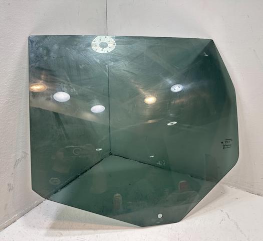 Стекло задней двери, левой 68028905AB CHRYSLER