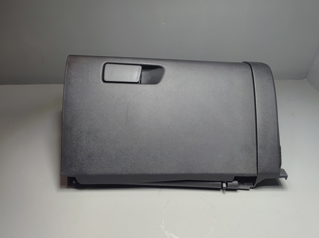 Бардачек 681026RR1A NISSAN