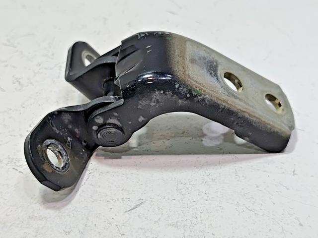 6871002020 TOYOTA Петля двери передней правой купить в Житомир