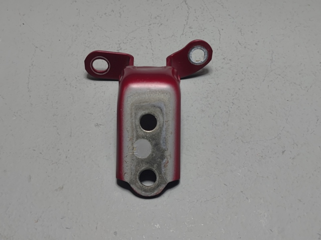 Петля двери задней правой 6877006050 TOYOTA