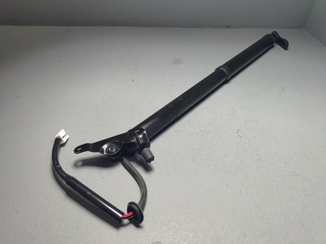 Амортизатор двери багажника 6891009120 TOYOTA