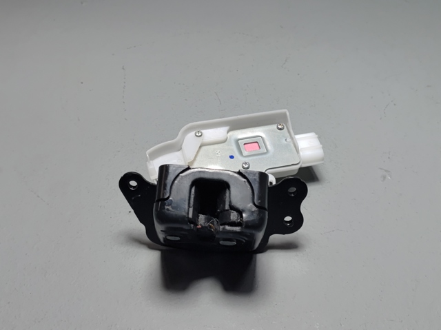 Замок крышки багажника 693500R050 TOYOTA