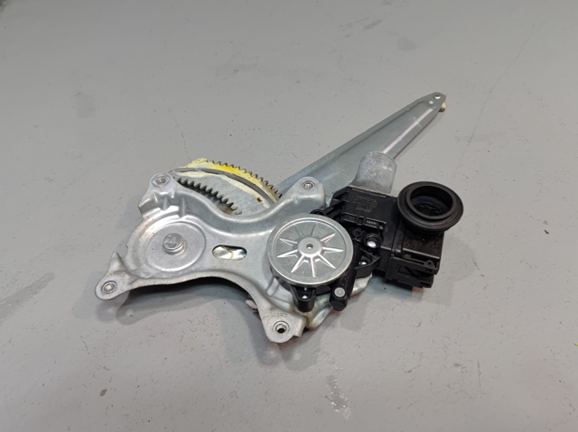 Механизм стеклоподъемника двери задней, правой 6980306190 TOYOTA