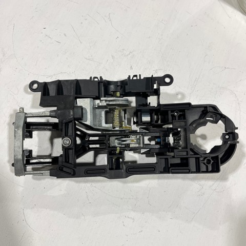 Держатель наружной ручки двери, правых дверей 7187228 BMW