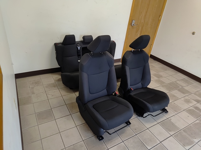 Подушка Айрбег спинки сидения правого 739100R080 TOYOTA