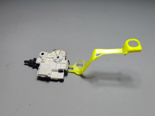 7703007010 TOYOTA Замок открывания лючка бензобака купить в Тернополь