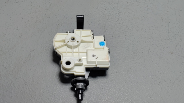 Замок открывания лючка бензобака 7703012010 TOYOTA
