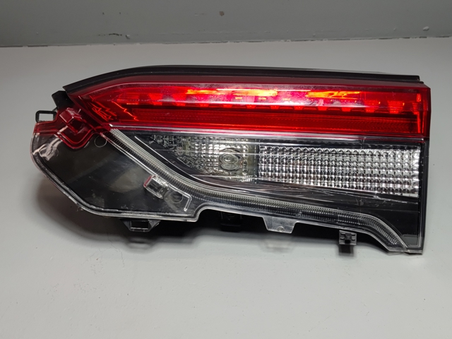 Фонарь задний правый, внутренний 8158142080 TOYOTA
