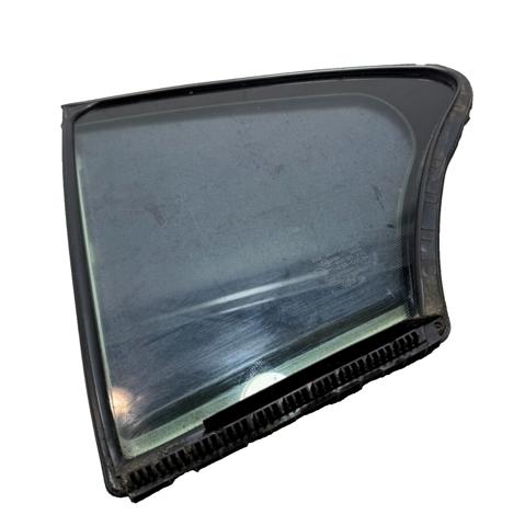 Форточка двери треугольник, задней, левой 822636HE0A NISSAN