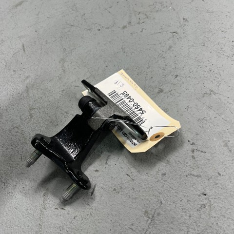 Петля задней двери, правой 824004GA0A NISSAN