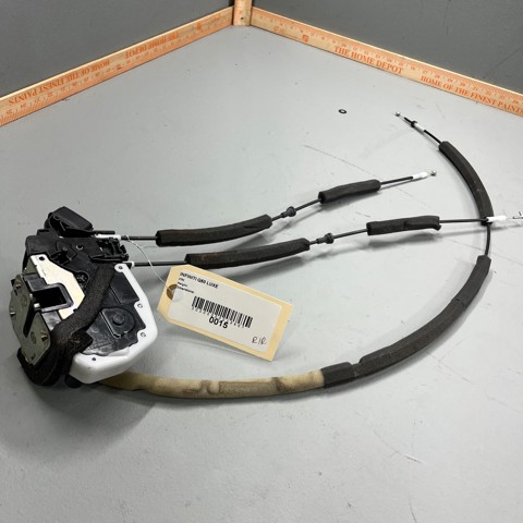 Замок задней правой двери  825004GA0A NISSAN