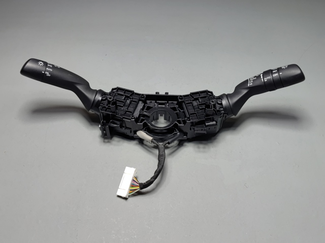 Переключатель подрулевой, центральная часть 8431911010 TOYOTA