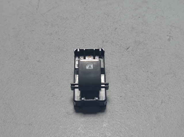 Кнопки заднего левого стеклоподъёмника 848100E040 TOYOTA