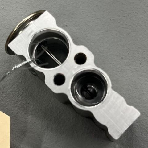 Клапан TRV, кондиционера 8851506160 TOYOTA