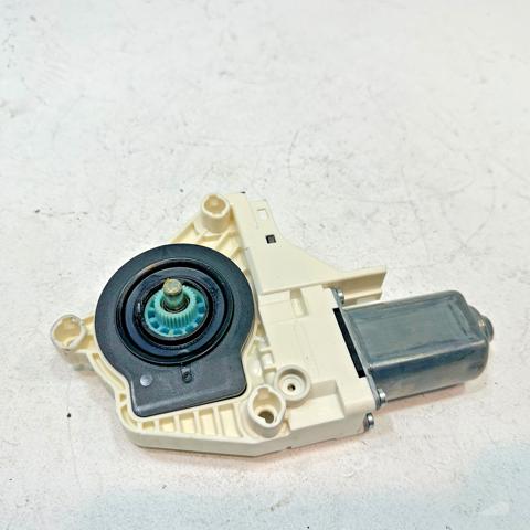 VAG 8K0959802 Мотор стеклоподъемника двери передней правой в наличии Каменское