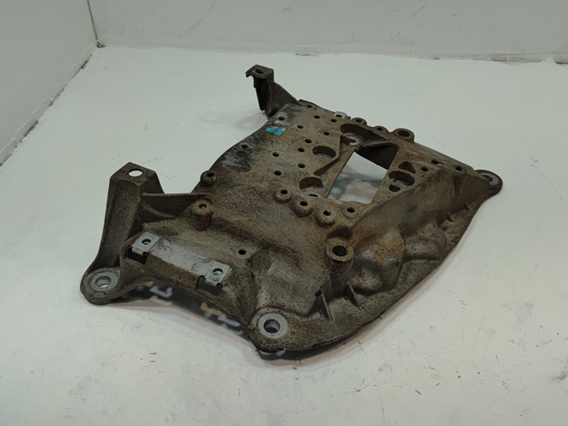 Крепление подушки коробки передач 8W0399262AR VAG