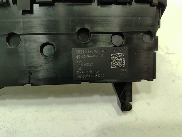 Блок кнопок центральной консоли 8W0925301BC5PR VAG