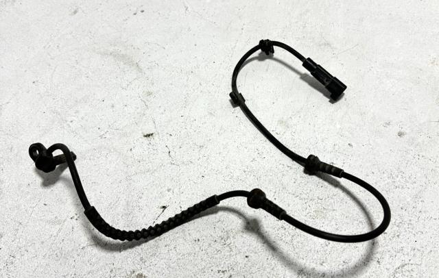 Датчик ABS передний правый 95019935 GM