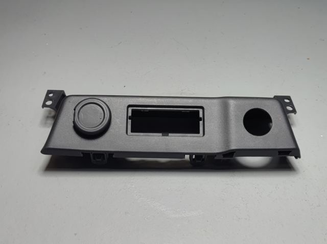 USB-разветвитель 969126RR0A NISSAN
