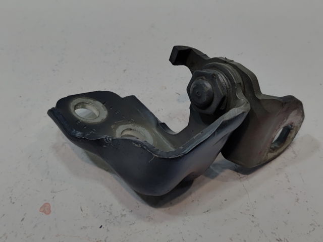 Шарнир передней левой двери BB5Z7822811B FORD
