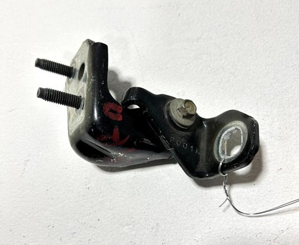 Петля задней правой двери BB5Z7826800C FORD