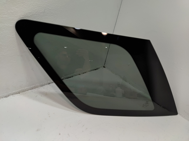 Стекло кузова/багажного отсека, правое BB5Z7829700C FORD