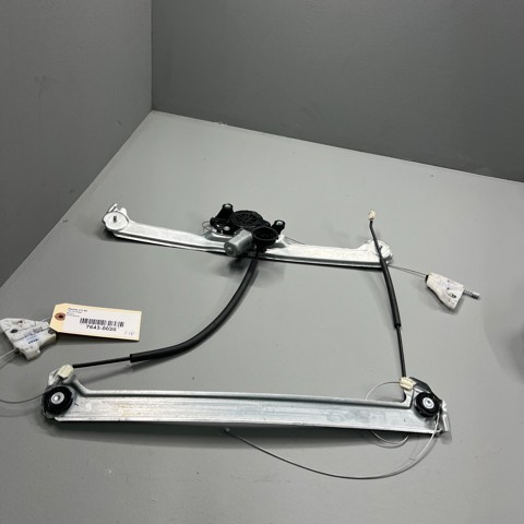 Мотор стеклоподъемника двери передней, правой BCJH5858XB MAZDA