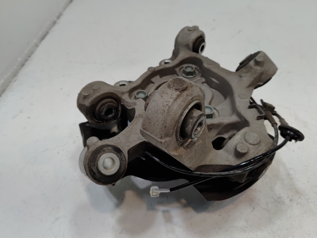 Ступицы задних колес N2432615X MAZDA