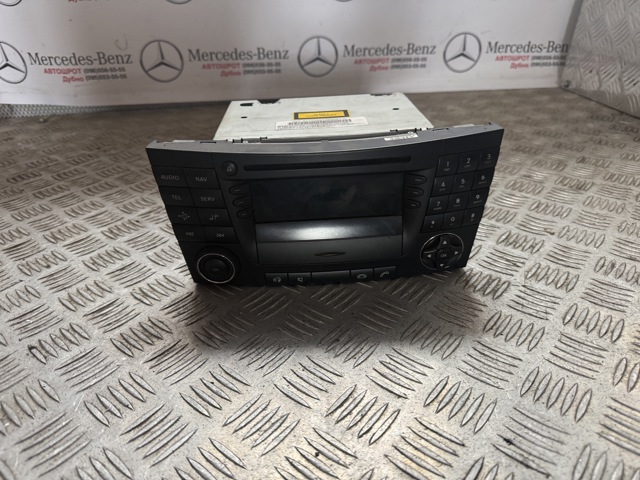 Магнитола (радио AM/FM) 2118704589 MERCEDES