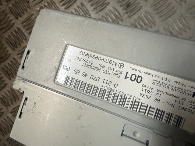 2118704589 MERCEDES Магнитола (радио AM/FM) купить в Ужгород