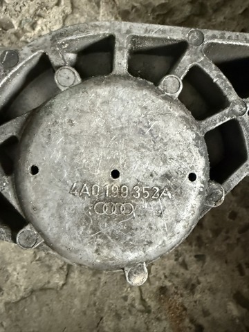 VAG 4A0199352A Правая подушка двигателя в наличии Львов