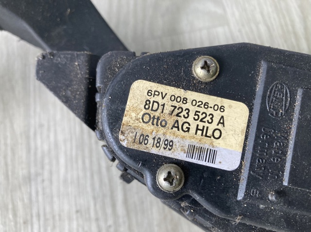 8D1723523A VAG Педаль газа купить в Николаев