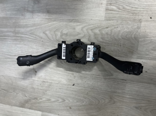 Переключатель подрулевой, левый 8L0953513H VAG