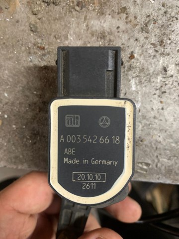 MERCEDES 0035426618 Датчик уровня положения кузова передний в наличии Ровно