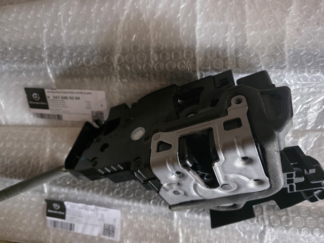 Запор кабины A0997203702 MERCEDES
