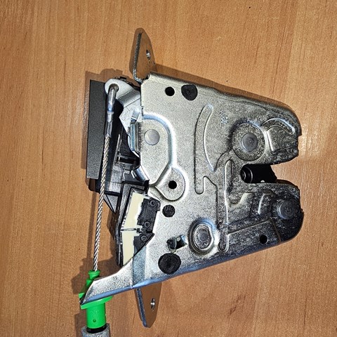 Замок задней двери A0997400600 MERCEDES