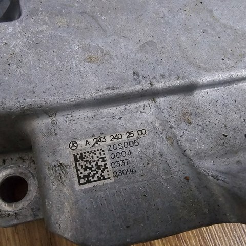 Подушка (опора) двигателя, левая A2432402500 MERCEDES