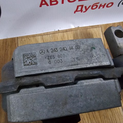 A2432404400 Подушка (опора) двигателя правая нижняя купить Хмельницкий