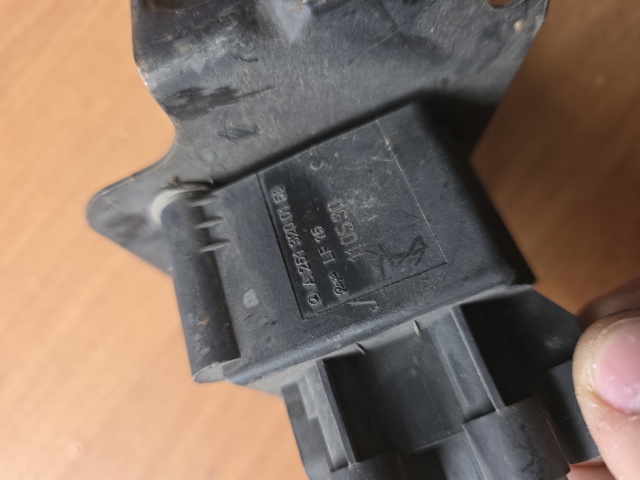 Блок клапанов регулируемой подвески A2513200158 MERCEDES