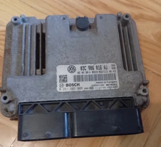 ЭБУ двигателем 03C906016AJ VAG