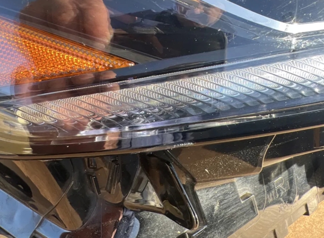 811100E521 TOYOTA Правая фара купить в Украина
