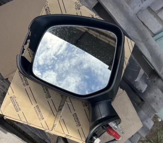 Зеркало левое 8794060W80 TOYOTA