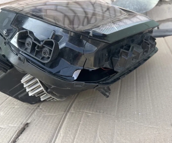 HYUNDAI 92102R2000 Правая фара в наличии Тернополь