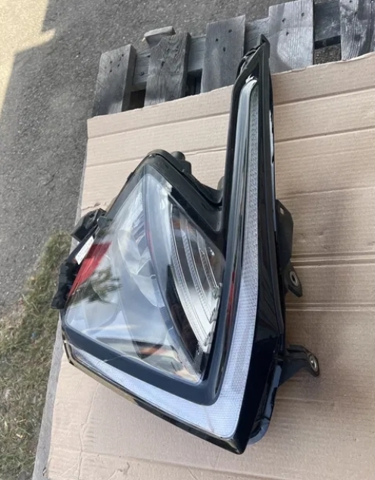 Вставка фары правой 92102R2000 HYUNDAI