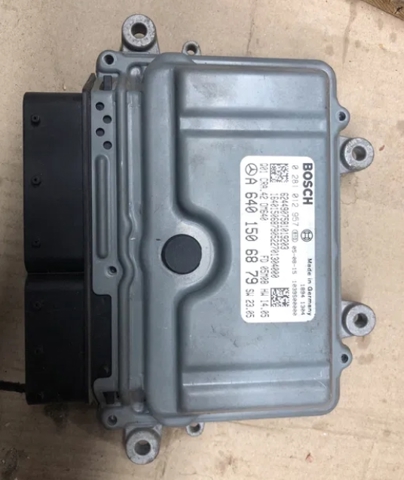 Компьютер двигателя A6401506879 MERCEDES